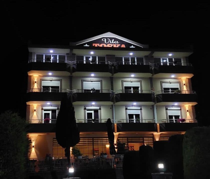 Hotel Vila Toska Piskupat Exterior photo