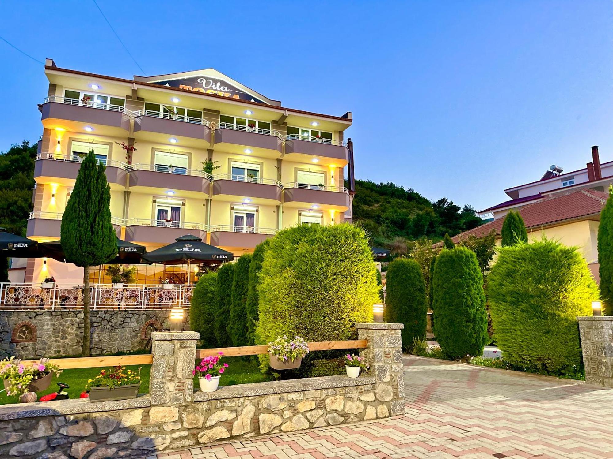 Hotel Vila Toska Piskupat Exterior photo